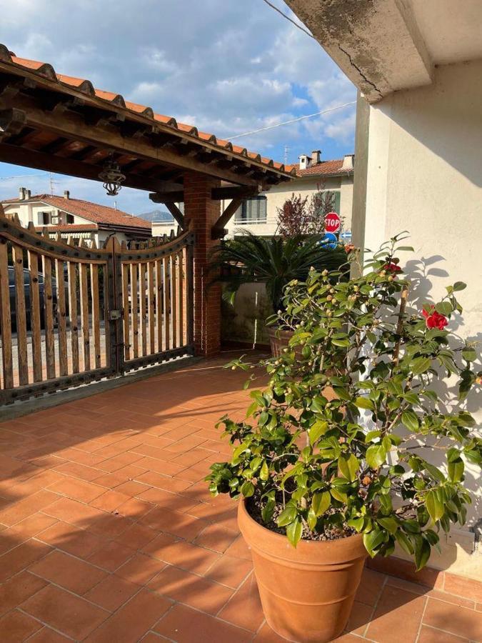 Raffinato Bilocale A Lido Di Camaiore Vicino Al Mare Ngoại thất bức ảnh