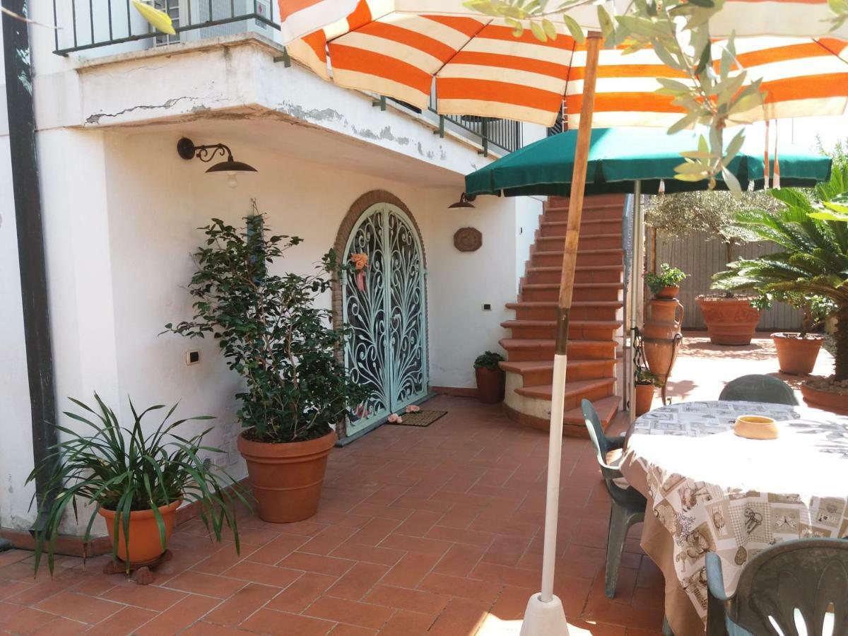 Raffinato Bilocale A Lido Di Camaiore Vicino Al Mare Ngoại thất bức ảnh