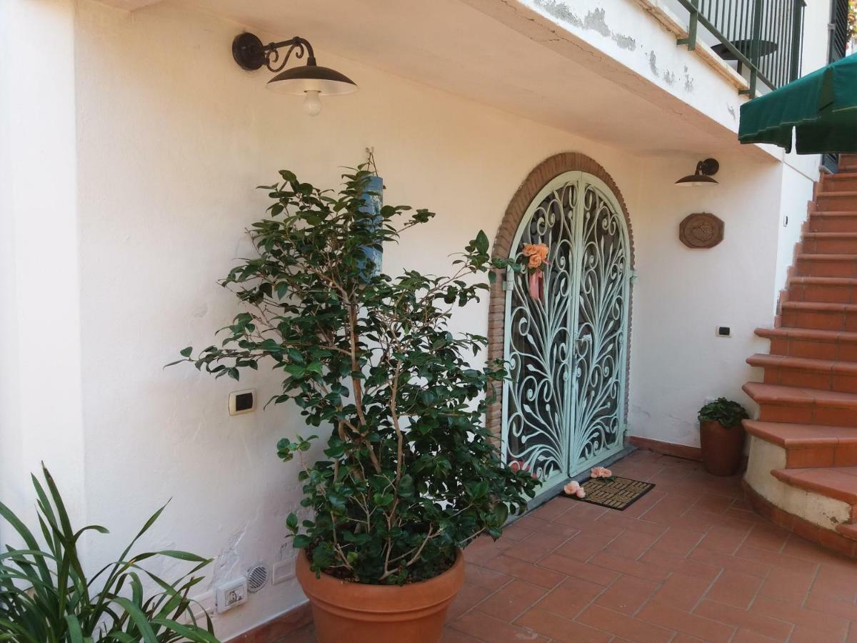 Raffinato Bilocale A Lido Di Camaiore Vicino Al Mare Ngoại thất bức ảnh