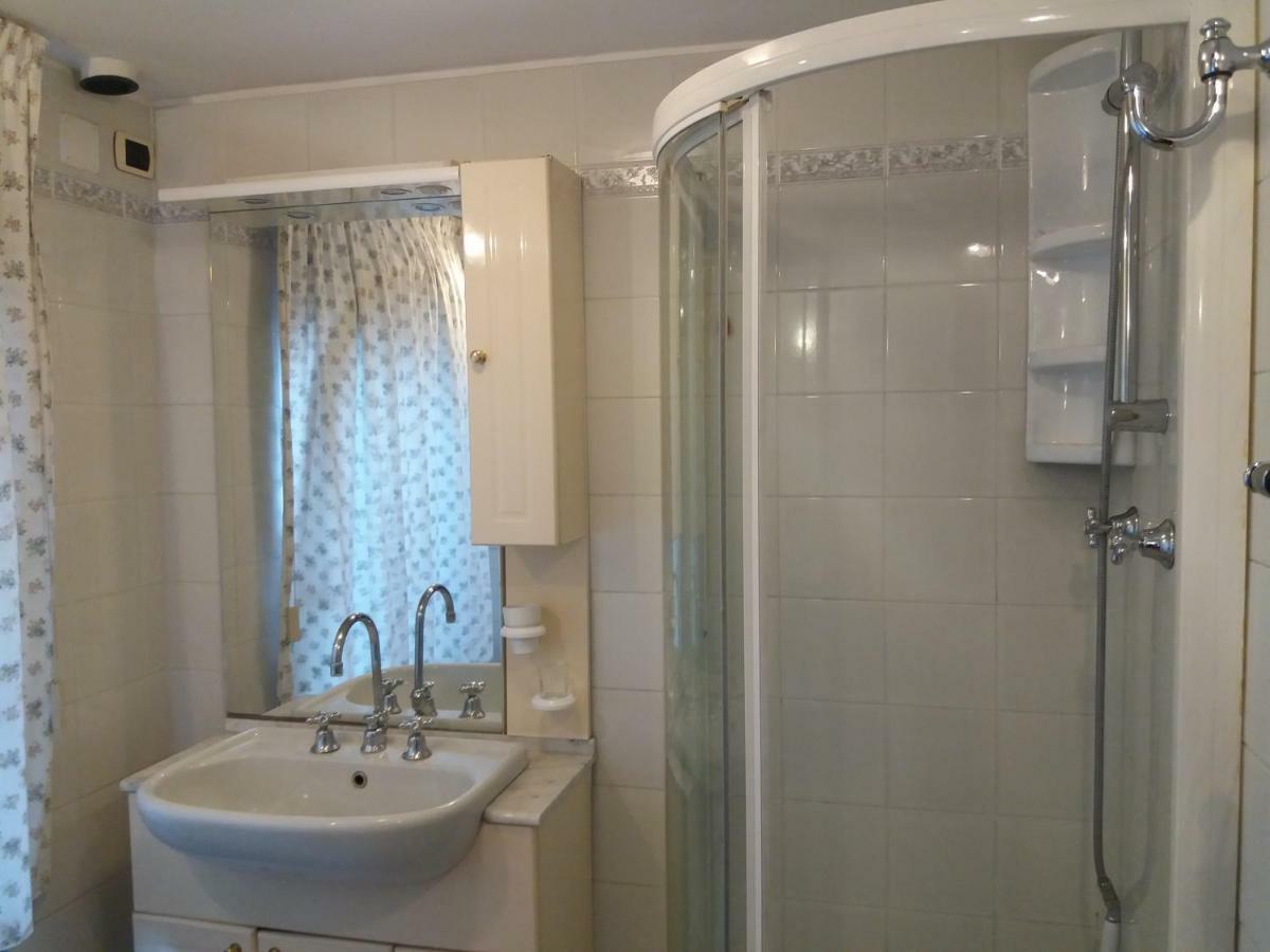 Raffinato Bilocale A Lido Di Camaiore Vicino Al Mare Ngoại thất bức ảnh