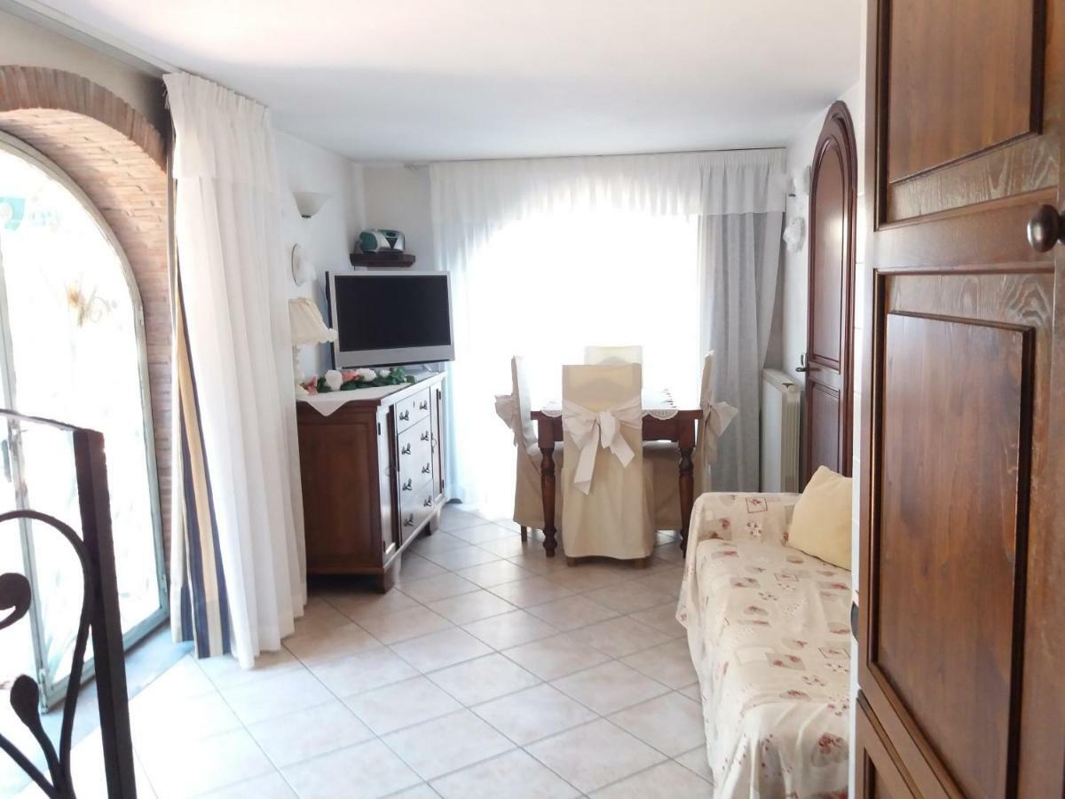 Raffinato Bilocale A Lido Di Camaiore Vicino Al Mare Ngoại thất bức ảnh