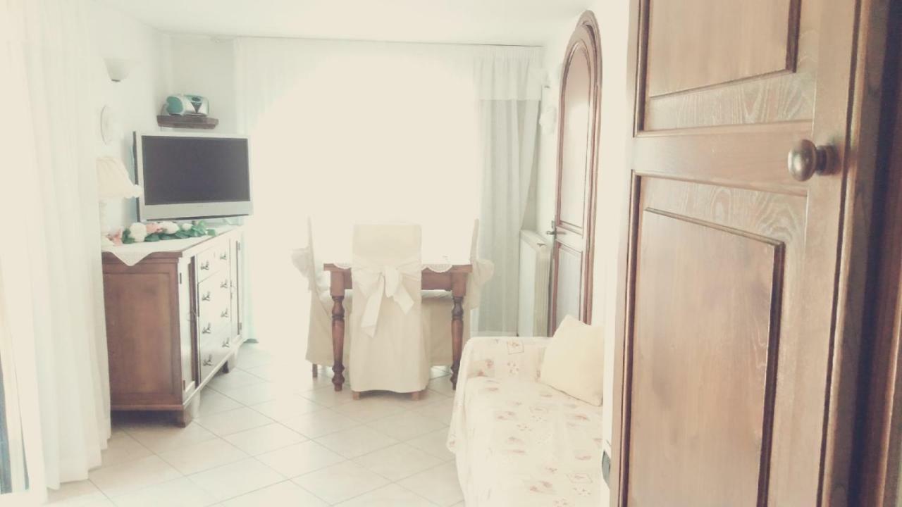 Raffinato Bilocale A Lido Di Camaiore Vicino Al Mare Ngoại thất bức ảnh